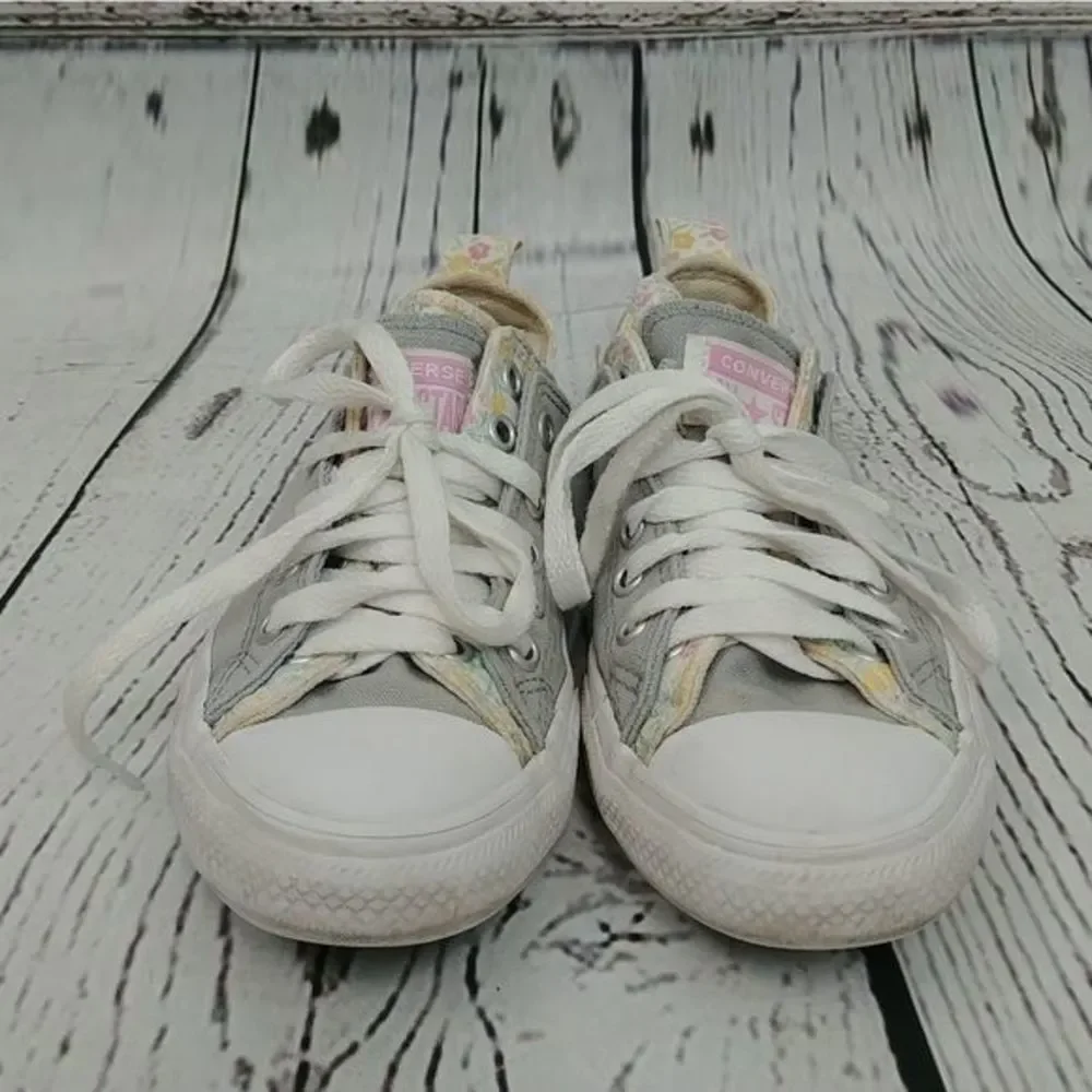 Converse gently used